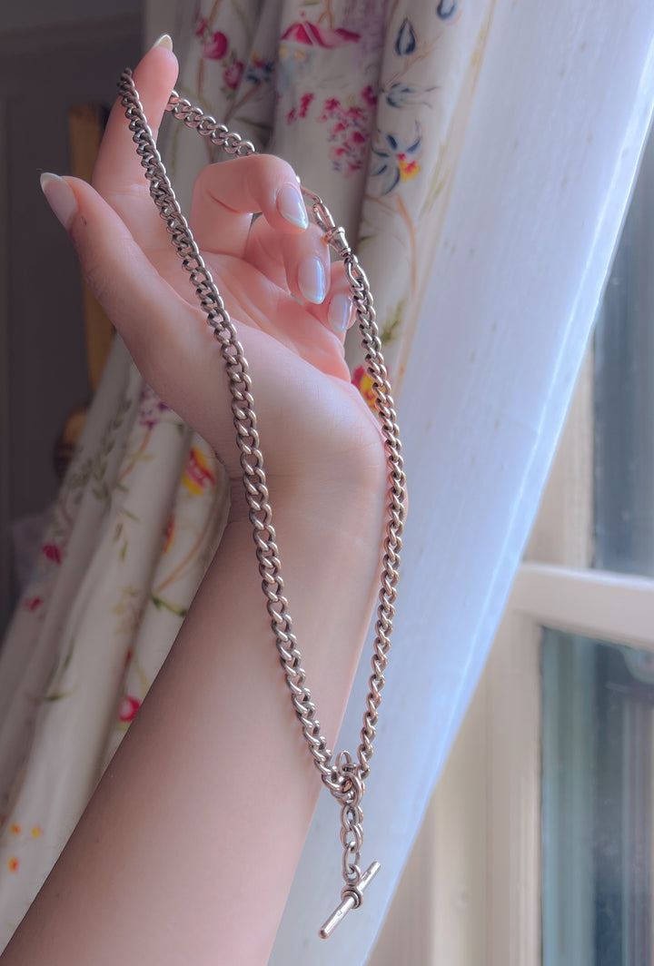 Outstanding 18.5” Victorian Sliding T-Bar Chain