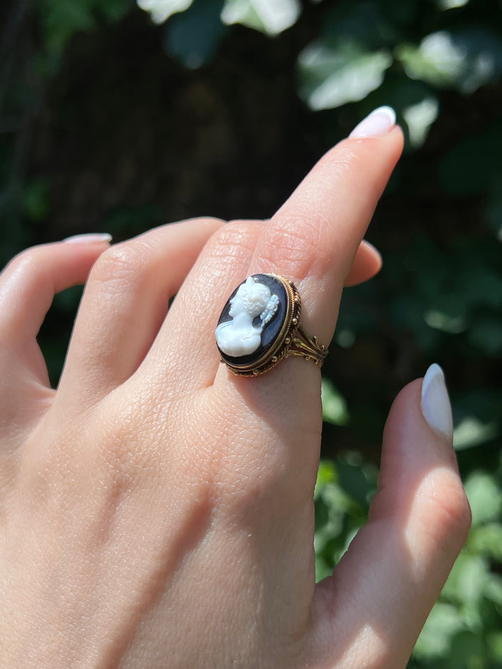 Superb Victorian Onyx Cameo Portrait Ring