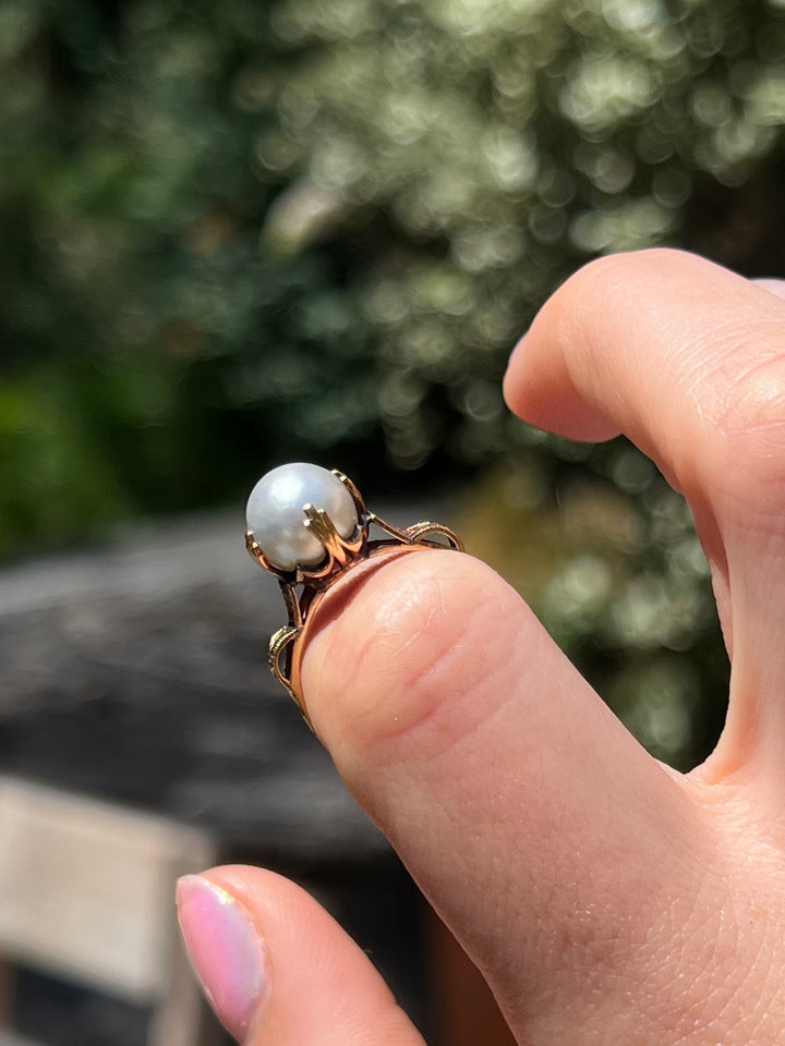 Gorgeous Blue-Grey Pearl In Celebrated High Setting