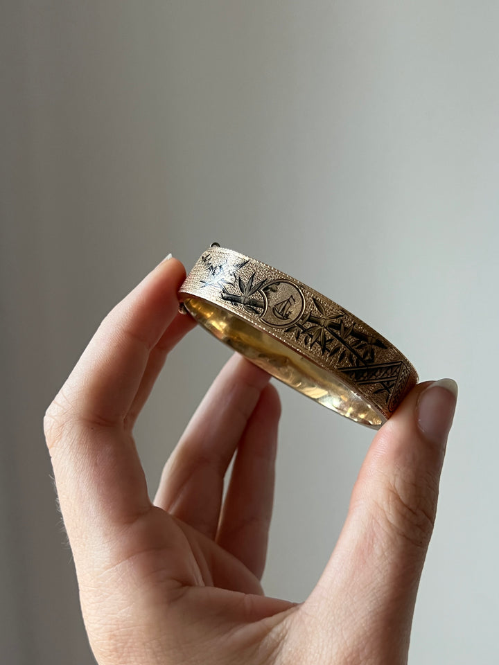 14ct Chinoiserie Bangle with Taille D’Epargne Enamel