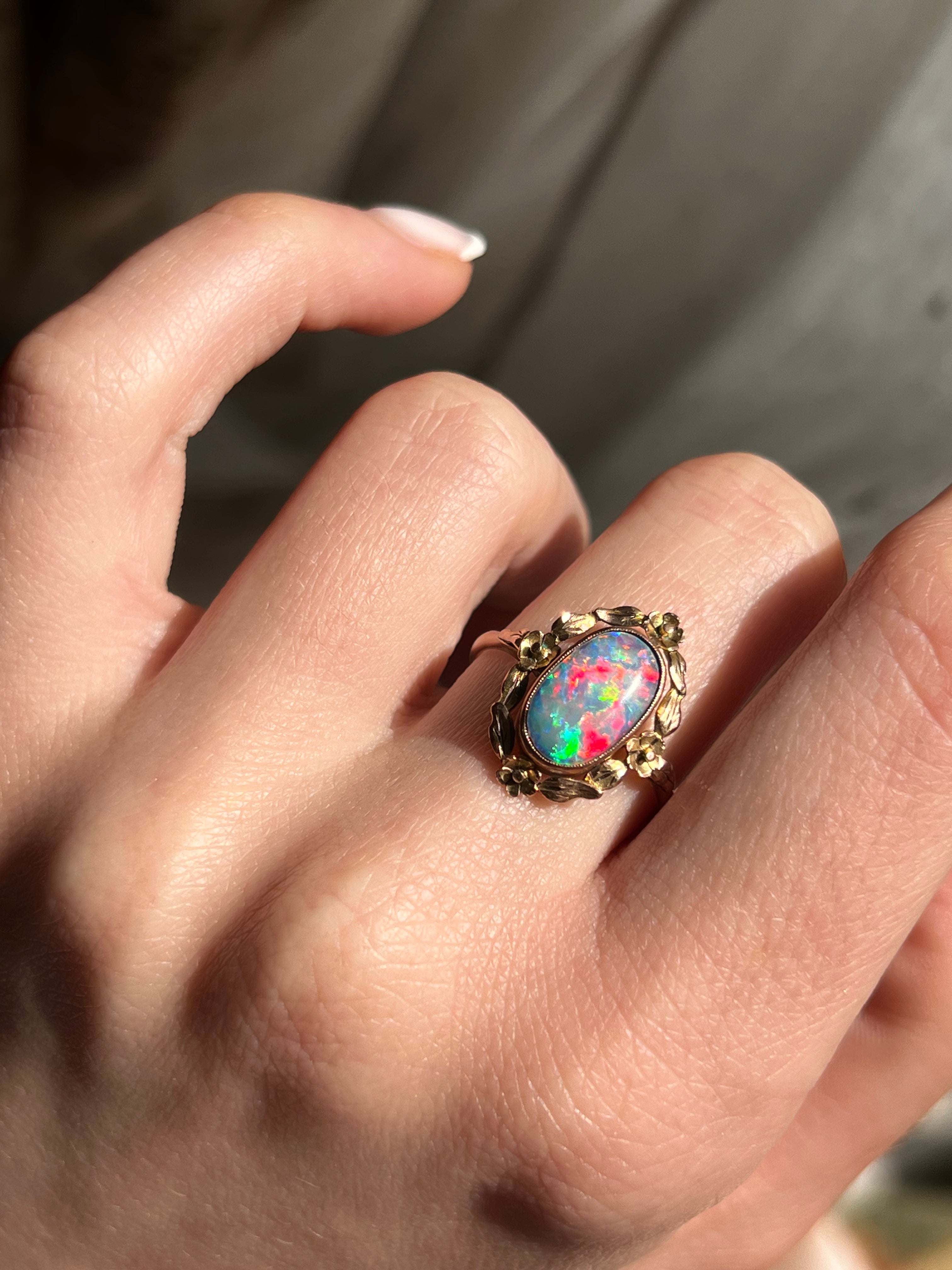 Superb 1940’s Opal Floral Halo’d Ring in 10ct