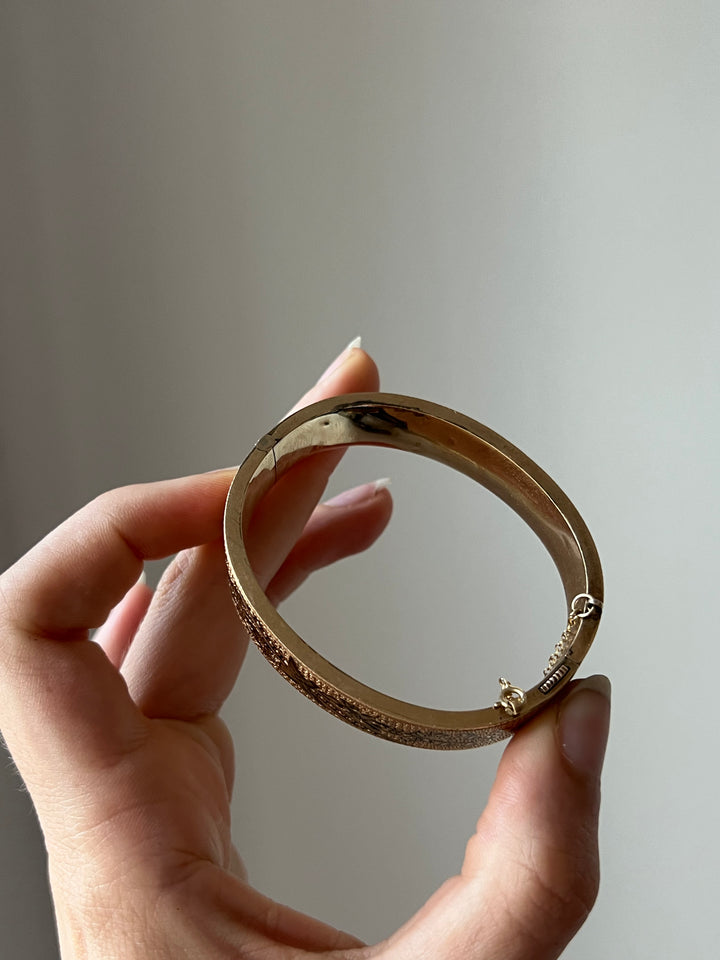 14ct Chinoiserie Bangle with Taille D’Epargne Enamel