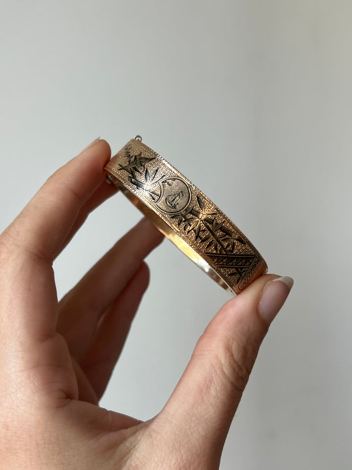 14ct Chinoiserie Bangle with Taille D’Epargne Enamel