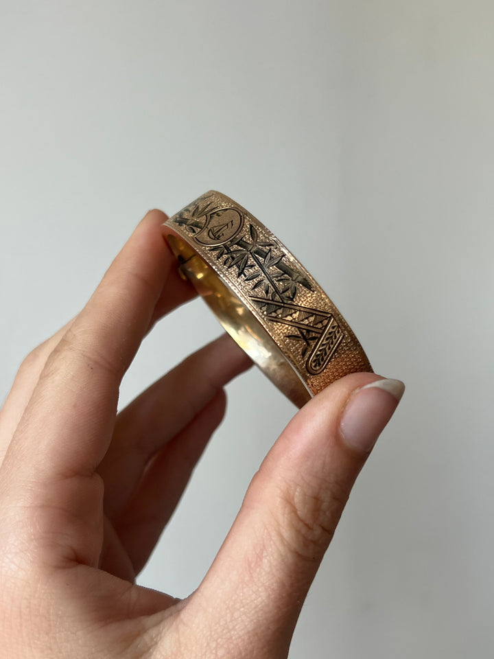 14ct Chinoiserie Bangle with Taille D’Epargne Enamel