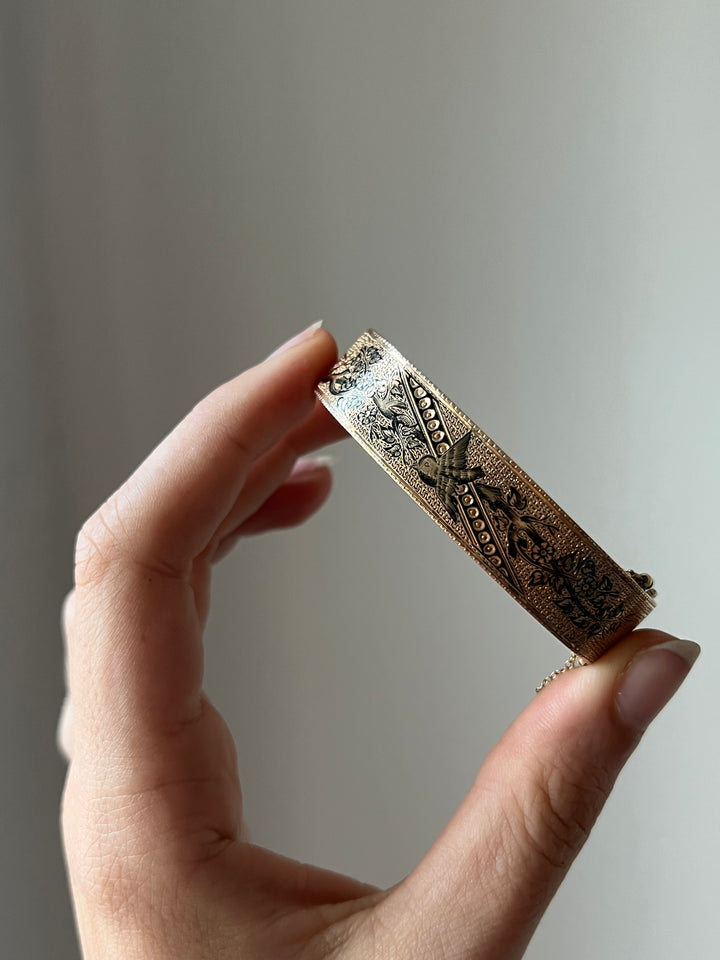 14ct Chinoiserie Bangle with Taille D’Epargne Enamel