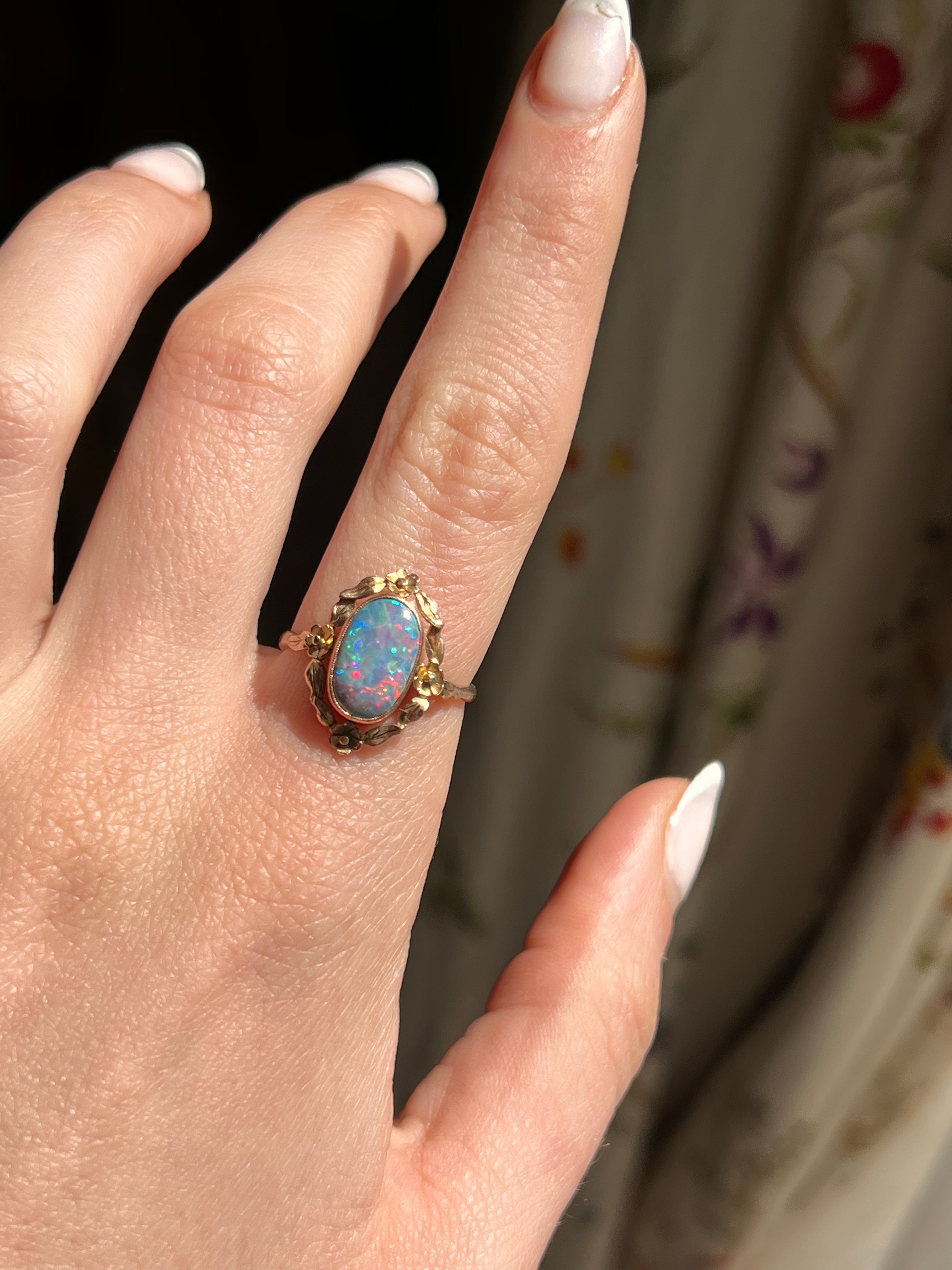 Superb 1940’s Opal Floral Halo’d Ring in 10ct