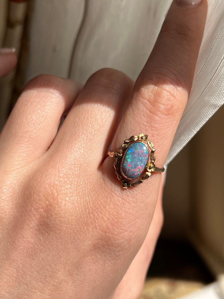 Superb 1940’s Opal Floral Halo’d Ring in 10ct