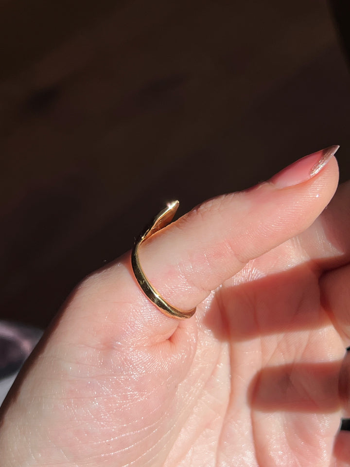 Gorgeous 18ct Serpent Ring with Diamonds