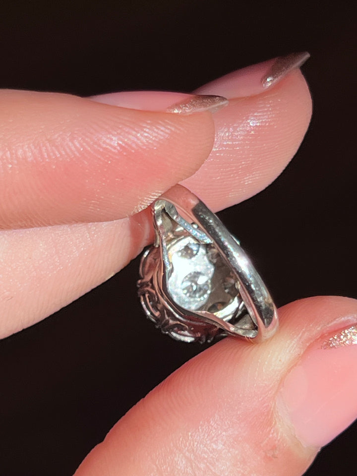 Gorgeous Post Deco Platinum and Diamond Daisy Ring