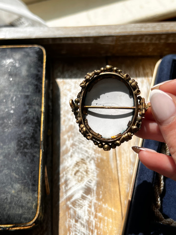 Tromp l’Oeil “Cameo Brooch” in Enamel 9ct