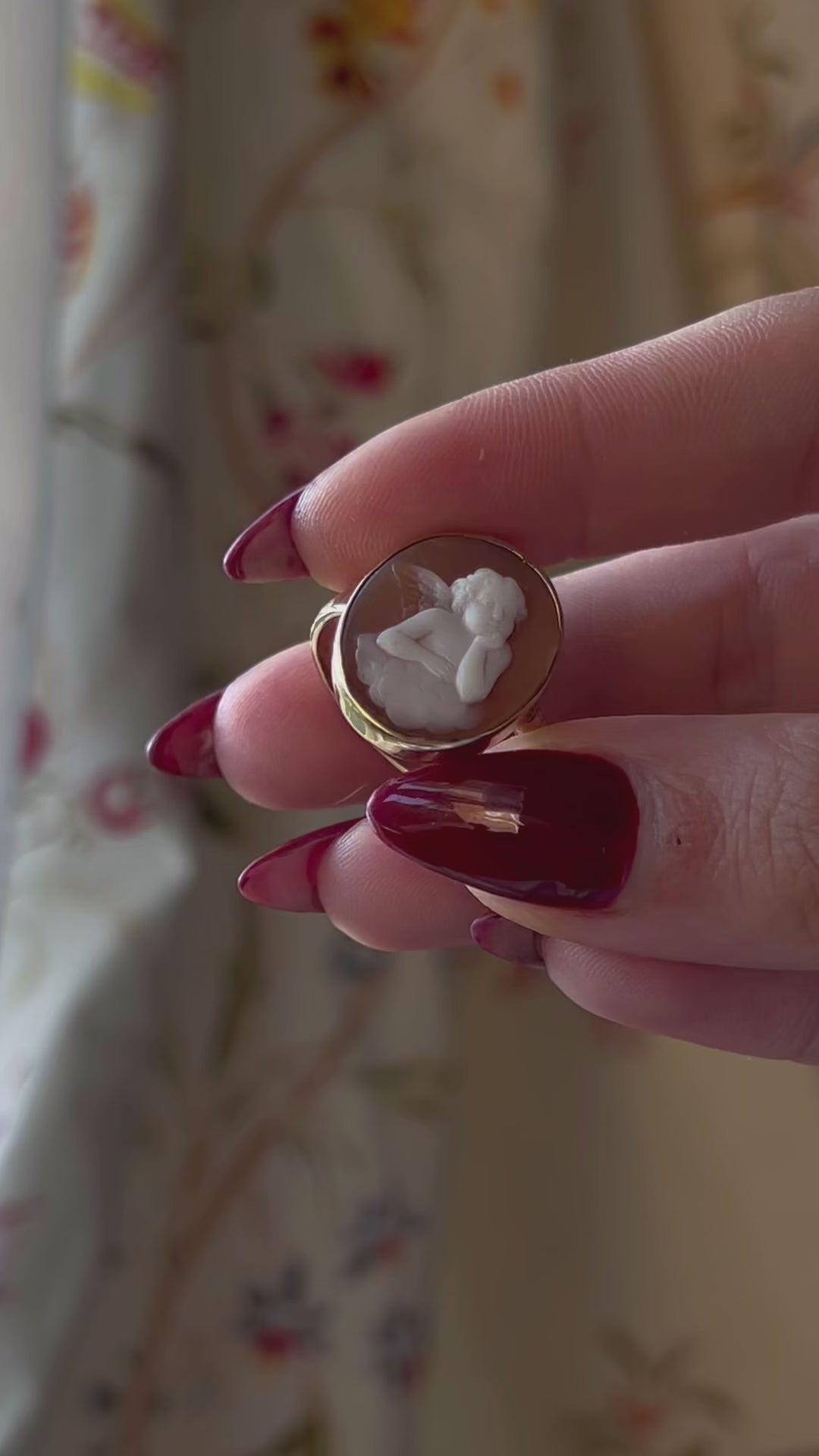 Superb Victorian 14ct Angel Cameo Ring