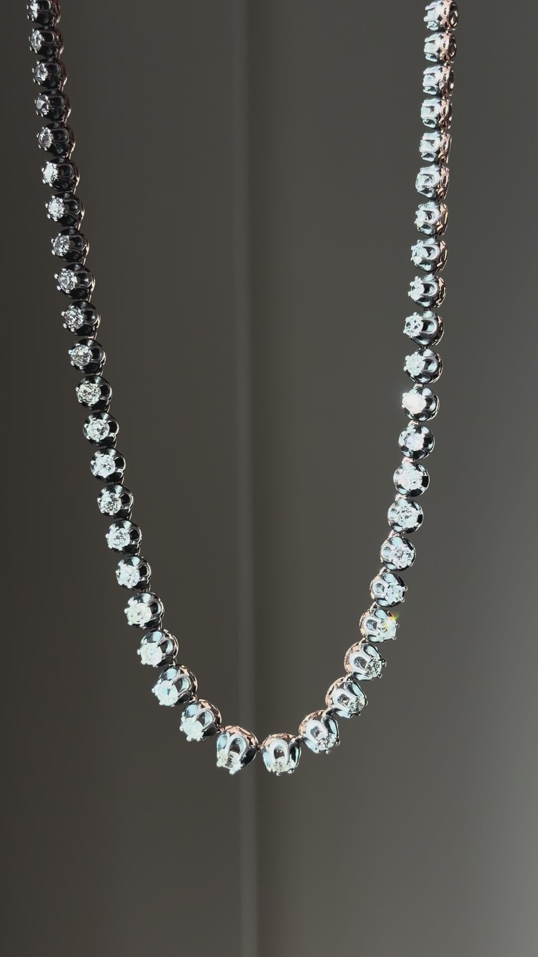 17" Old-Cut Diamond Rivière in 18-Carat Gold and Sterling Silver, 18.45 Carats