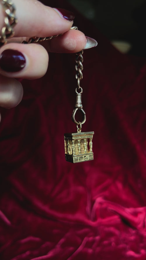 Italian 18ct gold Parthenon charm c.1960 with detailed architectural design