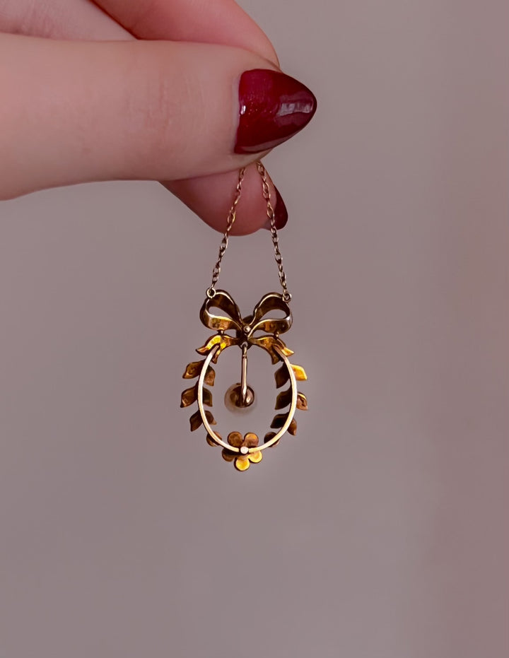 Outstanding Victorian Drop Pearl Lavaliere in 9ct