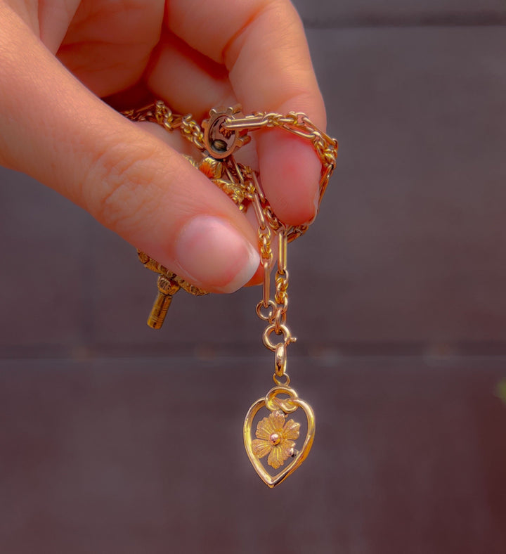 9k Art Nouveau Heart with Love Knot