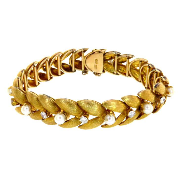 Magnificent Diamond and Pearl Bracelet with Laurel Design