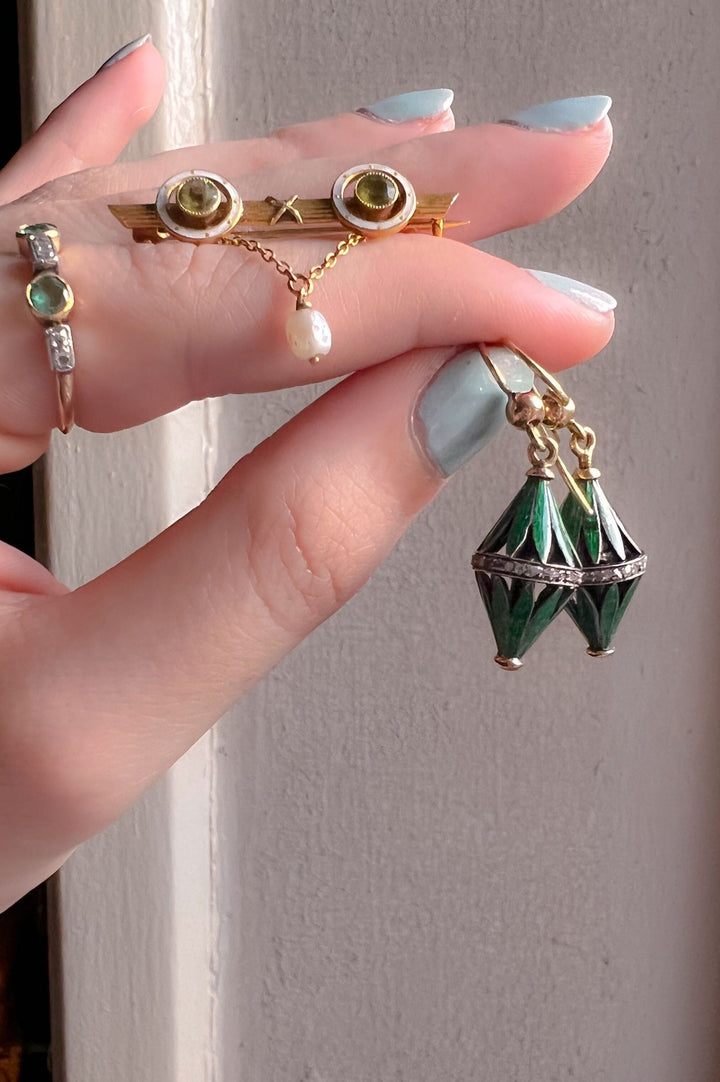 Peridot and White Enamel Bar Brooch in 18k