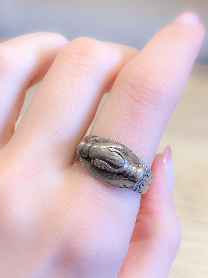 Exceptional Early 18th Century Fede Ring