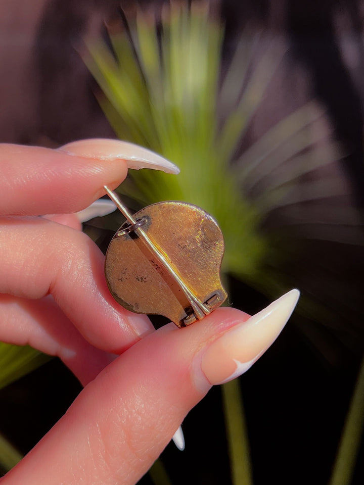 Venetian Glass Scallop Brooch In Gilt C. 1800
