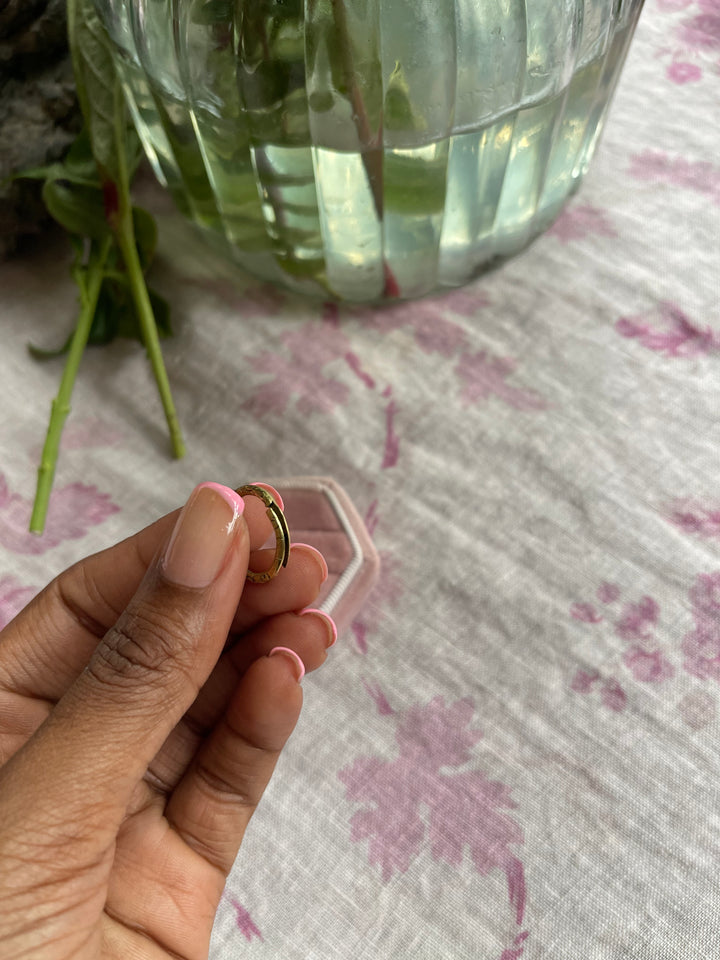 14ct Superb 1940’s Onyx and Diamond Ring & Gold Filled Split Ring