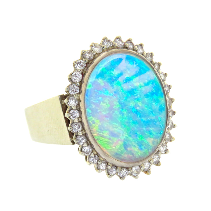 Outstanding 18k Australian Opal Basket Set Ring