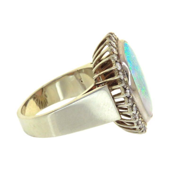 Outstanding 18k Australian Opal Basket Set Ring