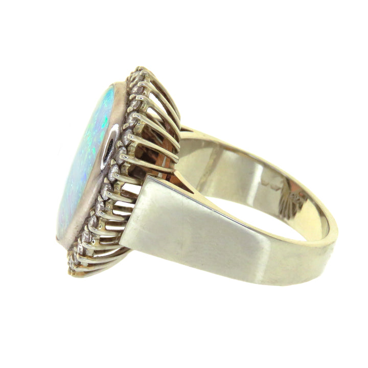 Outstanding 18k Australian Opal Basket Set Ring