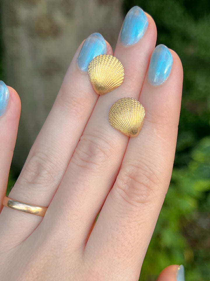 Precious 9k Shell Stud Earrings Circa 1980