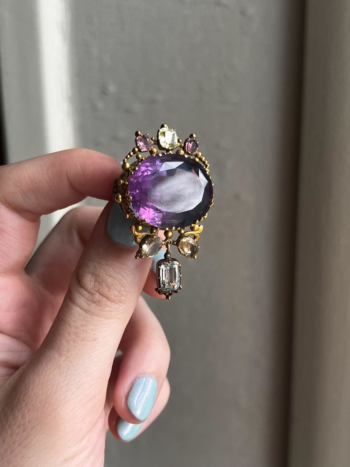 Outstanding, Museum Quality Amethyst Brooch in 18k Gold Circa 1890