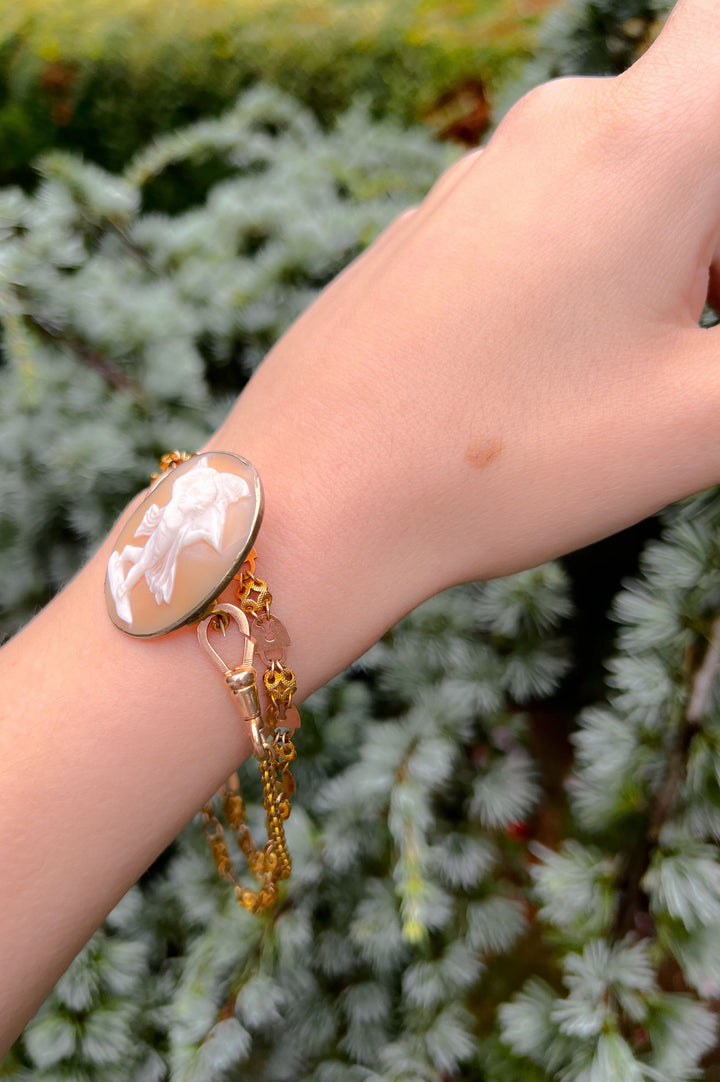 Delightful Victorian 9k Angel Cameo