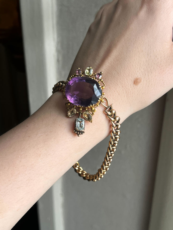 Outstanding, Museum Quality Amethyst Brooch in 18k Gold Circa 1890