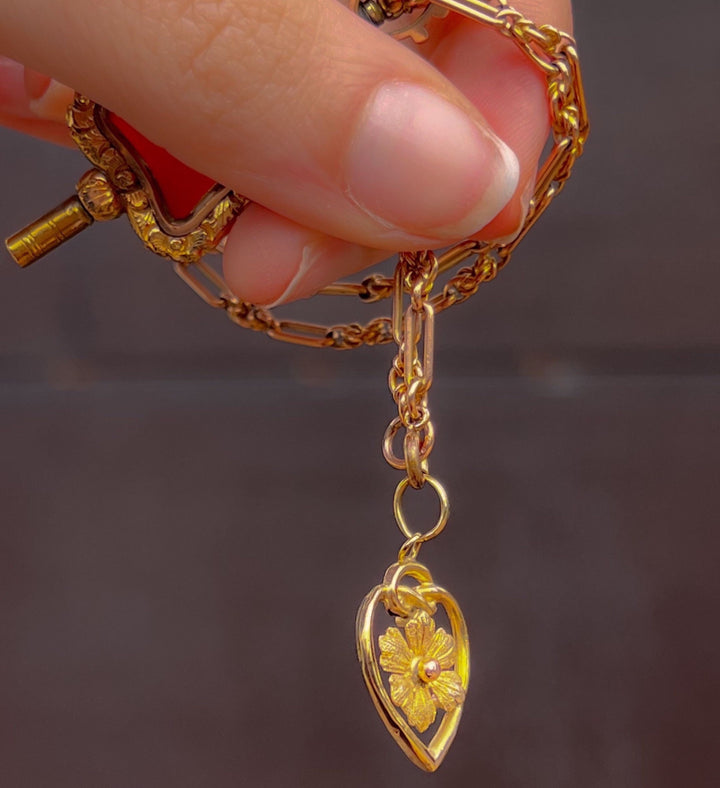 9k Art Nouveau Heart with Love Knot