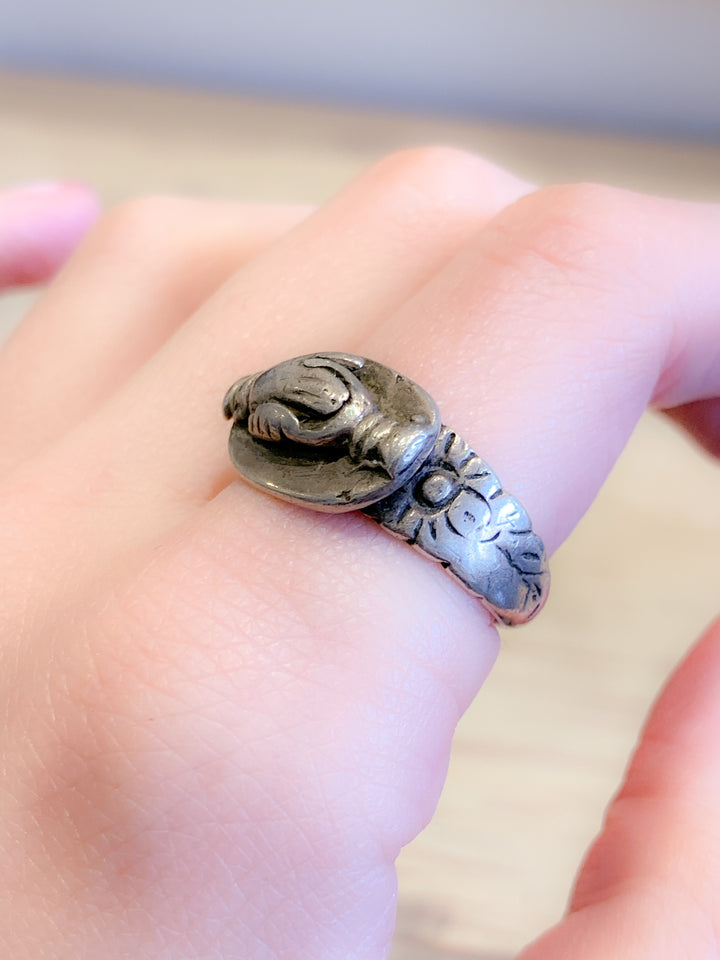 Exceptional Early 18th Century Fede Ring