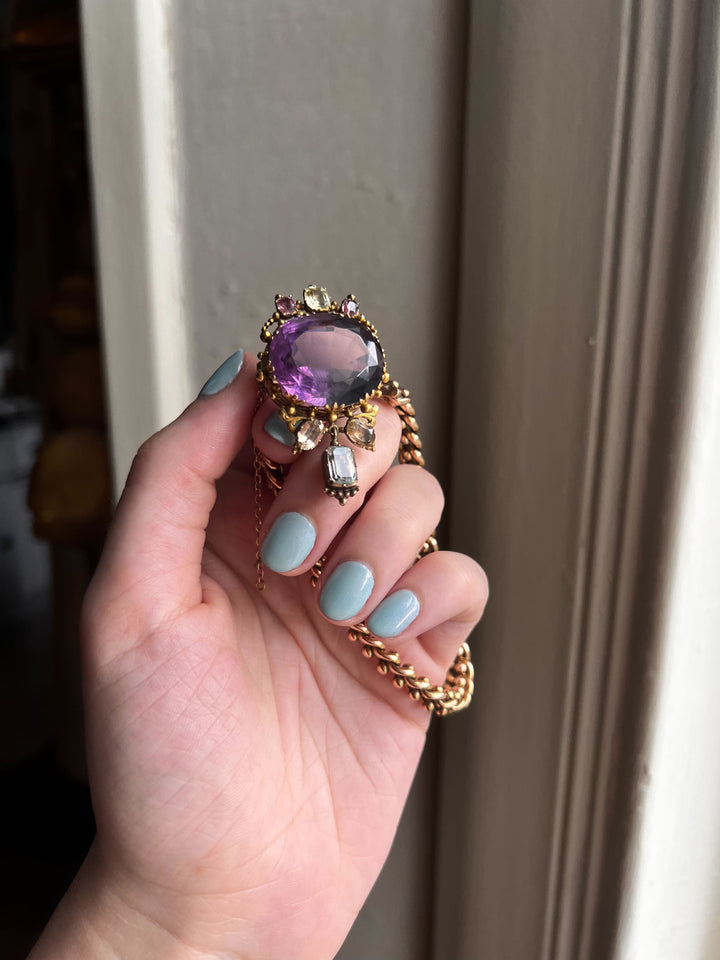 Outstanding, Museum Quality Amethyst Brooch in 18k Gold Circa 1890