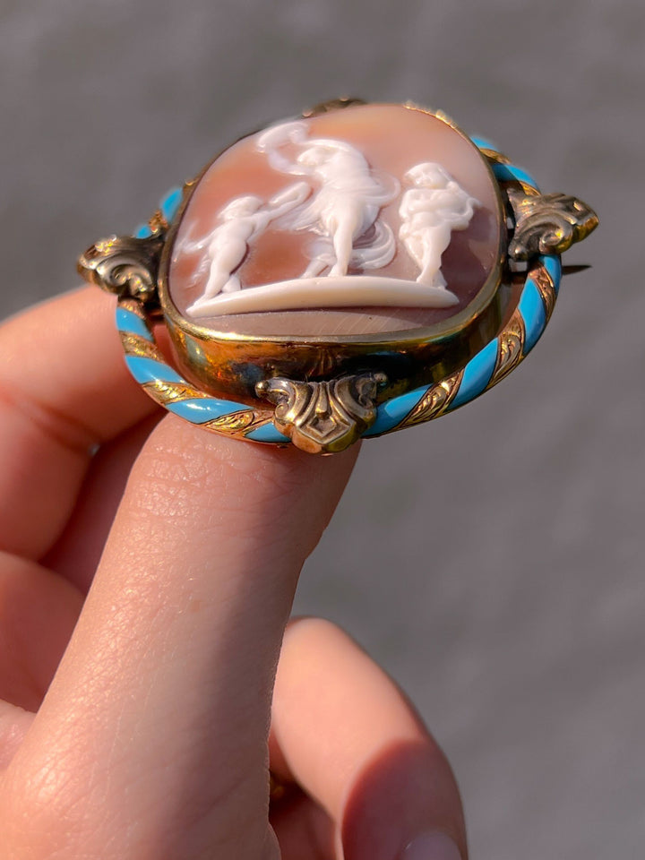 Extraordinarily Rare Holbeinesque Cameo of Venus Dancing between Cherubs