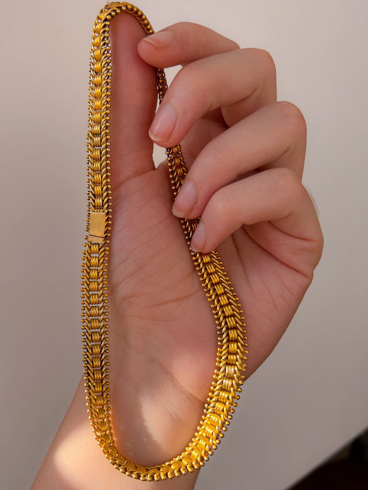 Outstanding 15k Greco-Roman Archaeological Revival Collar