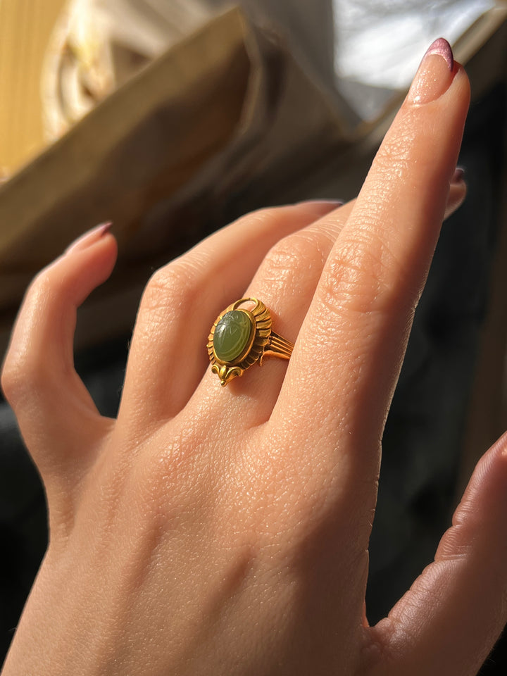Outstanding Chalcedony Winged Scarab Conversion Ring in 14ct