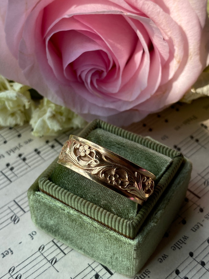 14ct Floral Band Circa 1950