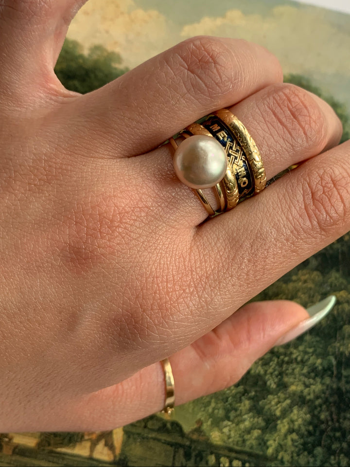 14k Edwardian Button Pearl Ring *include red ribbon*