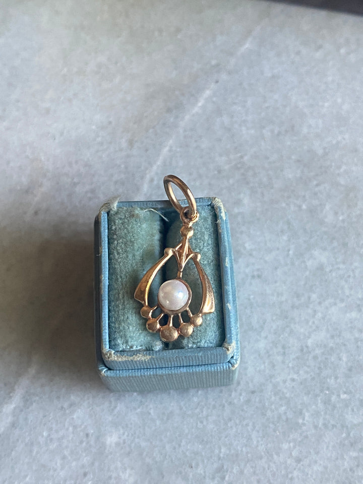 14k Art Nouveau Shield Pearl Pendant