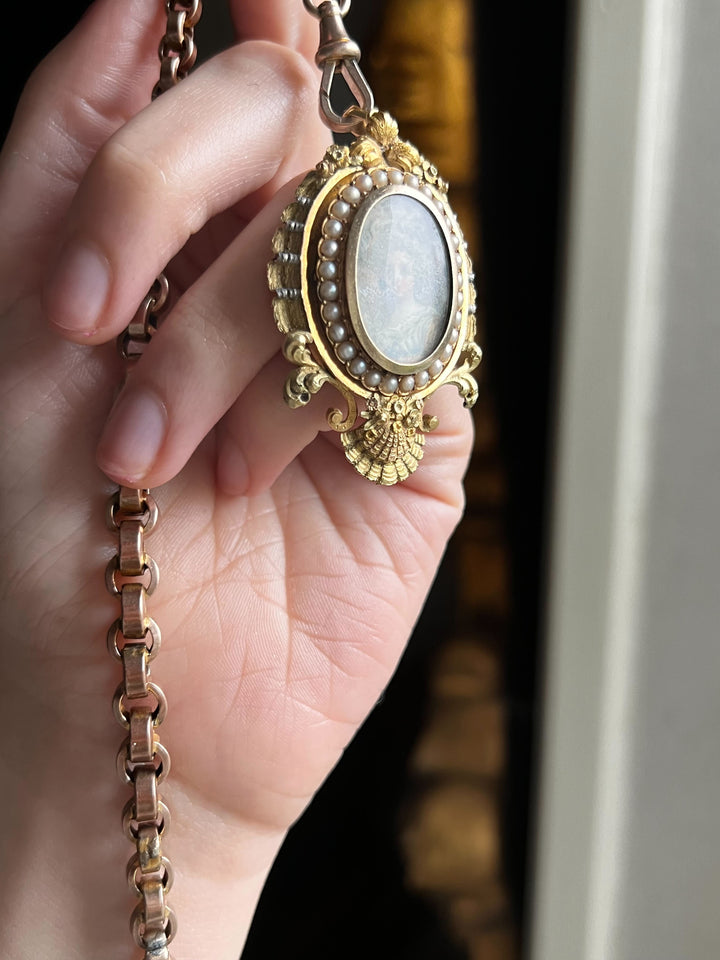Superb French Portrait in 18k with Pearls