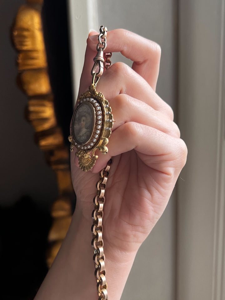 Superb French Portrait in 18k with Pearls