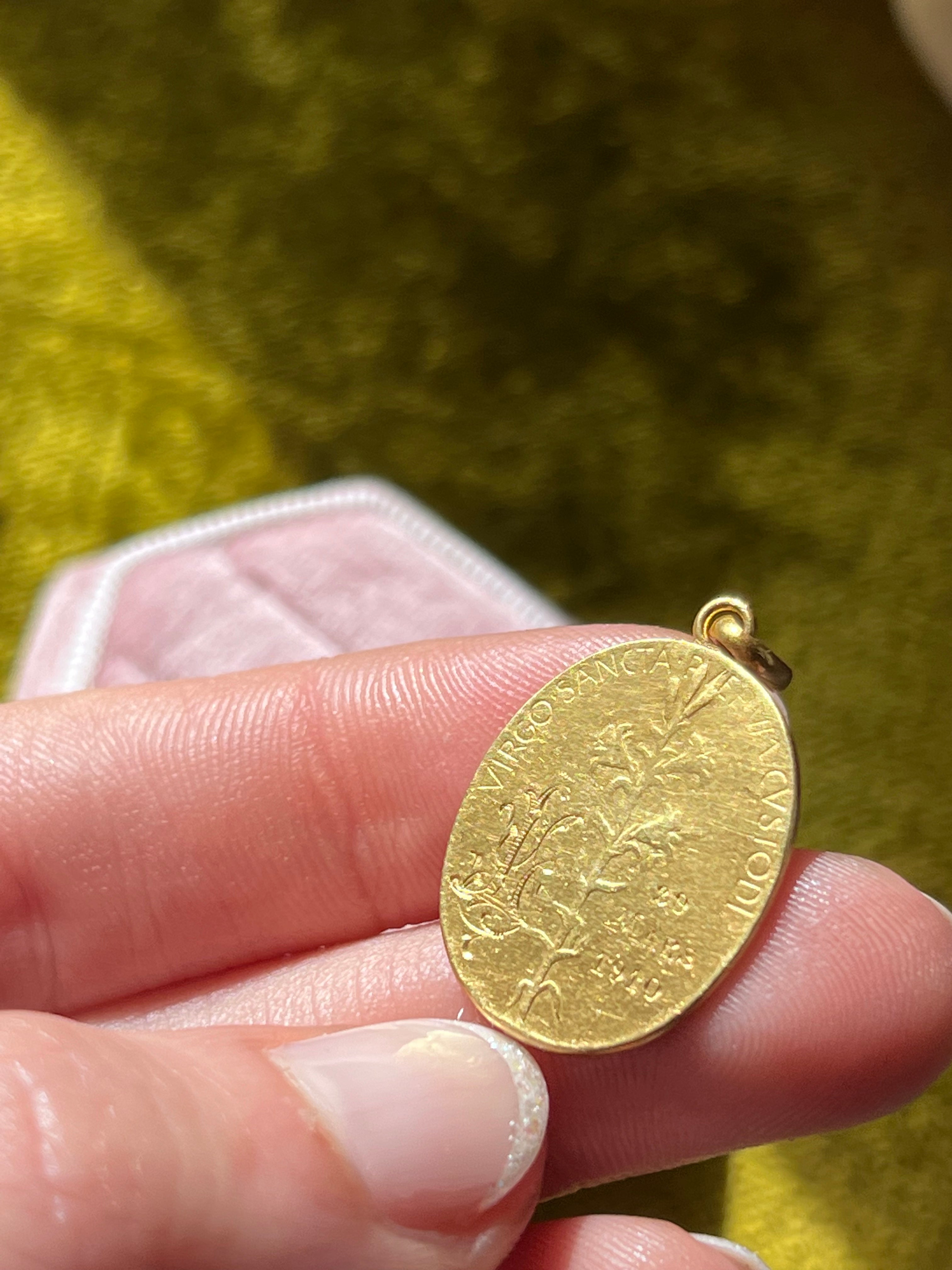 Superb Early 20th C 18+ct Mother Mary Medallion