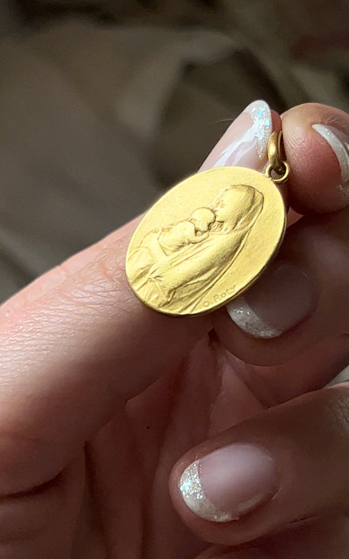 Superb Early 20th C 18+ct Mother Mary Medallion