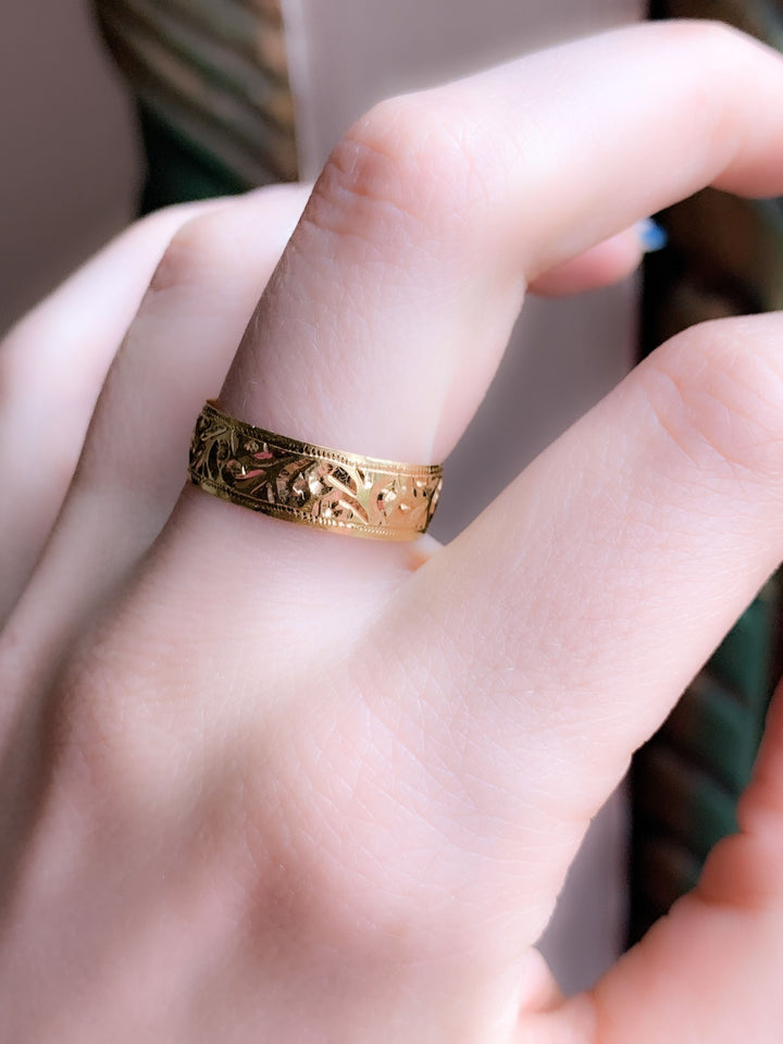 Delicious 14k Moroccan Gold Etched Band