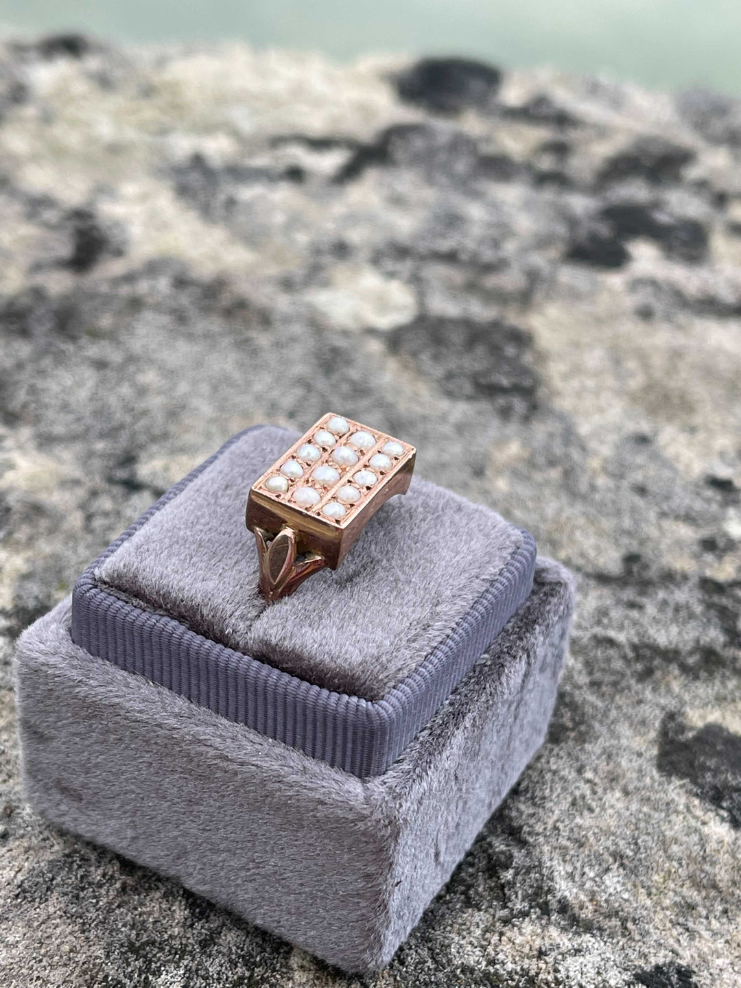 Special 9k Rose Gold East/West Plaque Ring