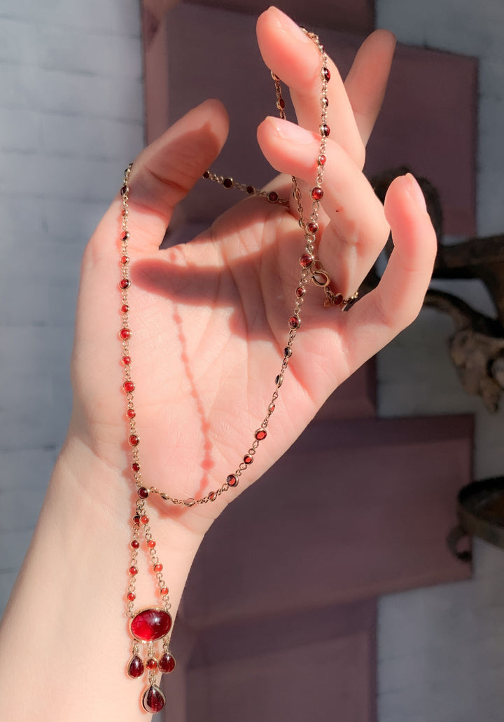 Sumptuous Garnet Cabochon Necklace