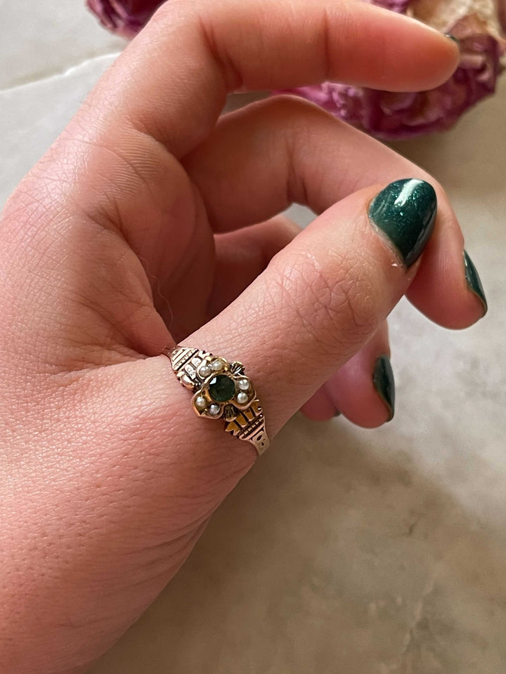 14k Victorian Clover Ring Set with Emerald Green Paste *include green ribbon*