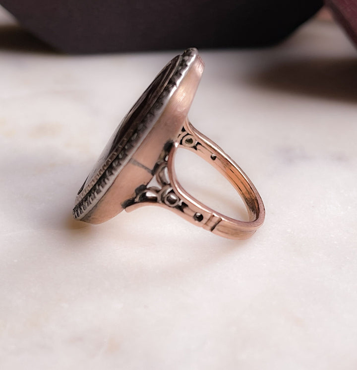 Aphrodite at the Altar of Love Ring