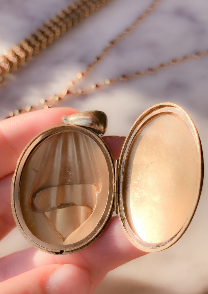 15k Delicious Victorian Locket with Etruscan Revival Details
